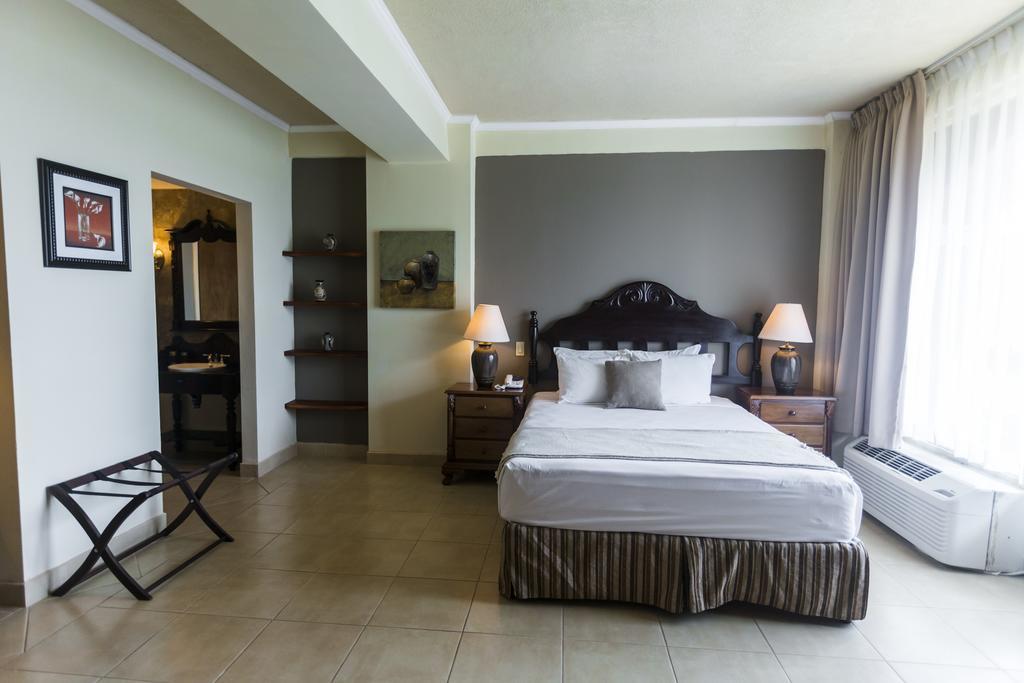 Altos De Fontana Hotel Managua Szoba fotó