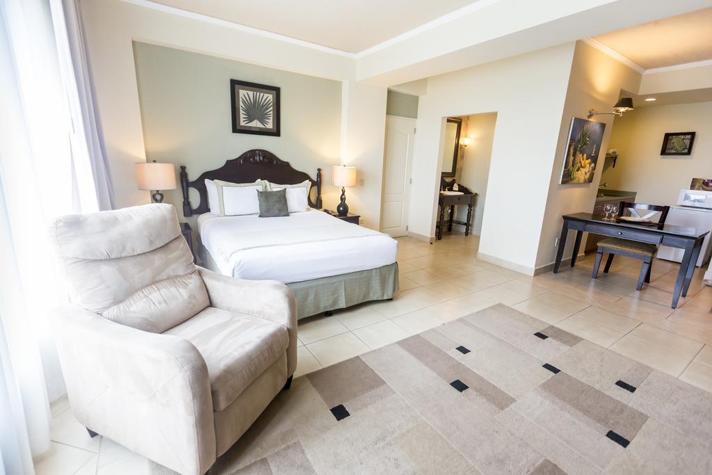 Altos De Fontana Hotel Managua Szoba fotó
